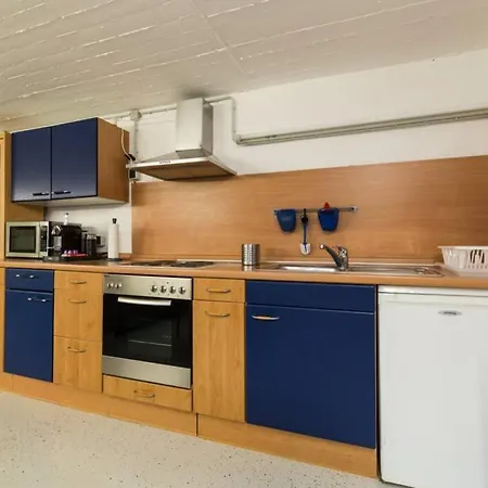 Spacious Cellar In Ratingen-tiefenbroich Apartamento